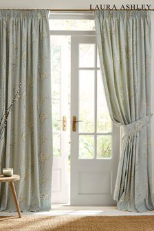 Laura Ashley Sage Green Pussy Willow Blackout Eyelet Curtains (M59136) | 81 € - 161 €