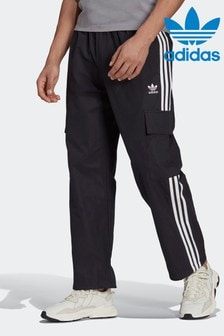 מכנסי חליפת ספורט עם כיסי דגמ"ח של adidas Originals דגם Adicolor עם 3-פסים קלאסיים בשחור (M60249) | ‏326 ₪