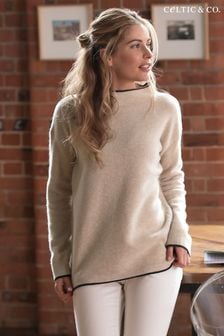 Klobučevinast pulover naravne barve z lijakastim ovratnikom Celtic & Co. (M62182) | €128