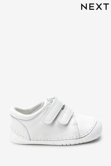 White Standard Fit (F) Crawler Shoes (M70604) | €33