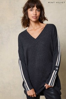 Dolg siv pulover z V-izrezom in črtami Mint Velvet (M78029) | €28