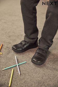 黑色綁帶黏扣式緊身褲 - 學生運動鞋 (M83026) | NT$800 - NT$1,150