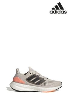 بيج - حذاء رياضي أبيض Pureboost 22 من Adidas (M99741) | 57 ر.ع