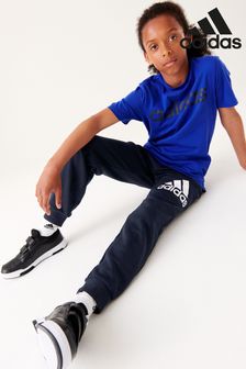 أزرق داكن - بنطلون رياضي من القطن تلبيس عادي من القطع الأساسية بشعار كبير من Adidas (MMQ906) | 124 ر.ق