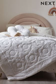 White Textured Cotton Quilted Daisy Throw (N05641) | 54 € - 87 €