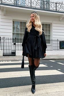 In The Style Black Perrie Sian Pleated Shirt Dress (N17277) | €27