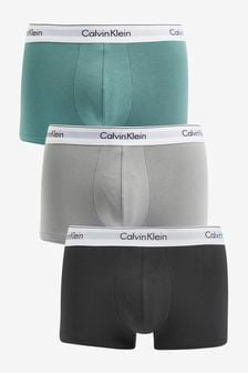 أخضر - حزمة من 3 ملابس داخلية شورت سادة من Calvin Klein (N24025) | 218 ر.ق