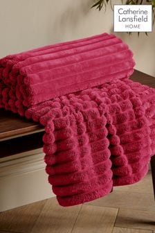Catherine Lansfield Hot Pink Soft and Cosy Ribbed Faux Fur Throw (N25675) | €39