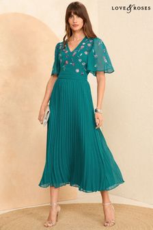 Love & Roses Green V Neck Embellished Pleated Midi Dress (N29617) | €127