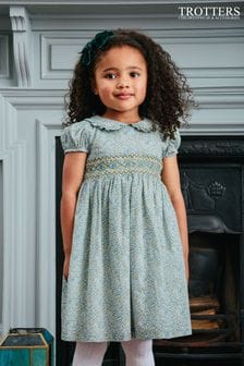 Trotters London Grünes Katie & Millie Smocked Kleid mit Liberty-Print (N32025) | 54 € - 58 €