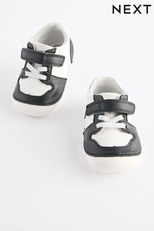 Black/White Standard Fit (F) Crawler Shoes (N33091) | €36