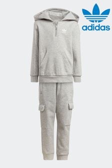 رمادي - بدلة رياضية طراز كارجو بهودي وسحاب نصف الطول من Adidas Originals (N39818) | 287 ر.س