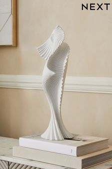 White Pleat Sculpture Ornament (N40995) | €33