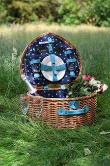 Beau And Elliot Heart Shaped Filled Picnic Basket For 2 (N44789) | €136