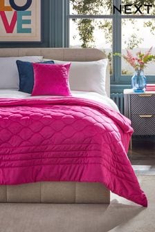 Fuchsia Pink Ogee Quilted Bedspread (N50368) | €67 - €112