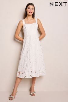 Biały - Koronkowa sukienka w motywy kwiatowe (N60362) | 535 zł