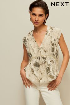 Broderie V-Neck Lace Detail Short Sleeve Top