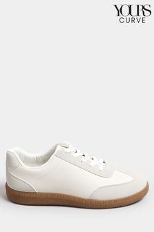 Yours Curve White Extra Wide Fit Retro Trainers Gum Sole (N72817) | ￥5,460