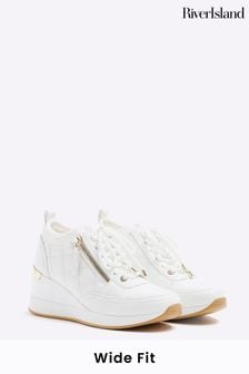 River Island White Wide Fit Quilted Zip Wedge Trainers (N95526) | €51