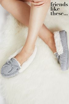Friends Like These Grey Cosy Faux Fur Lined Moccasin Slipper (P61388) | ₪ 51