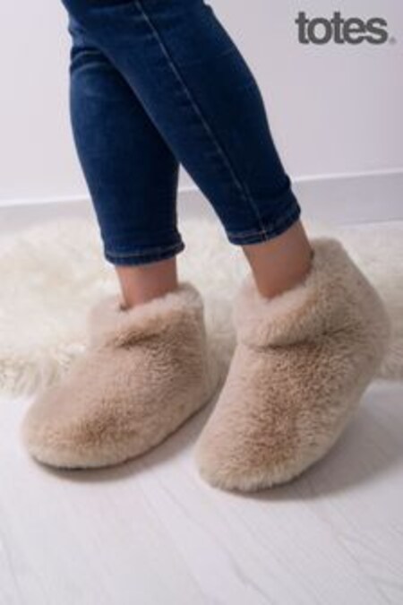 Totes Cream Ladies Faux Fur Animal Short Boot Slippers (P69886) | 40 €