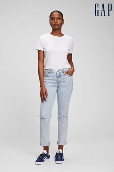 Hellblaue Waschung - Gap Girlfriend-Jeans mit mittelhohem Bund und Zierrissen am Knie (P93484) | 94 €