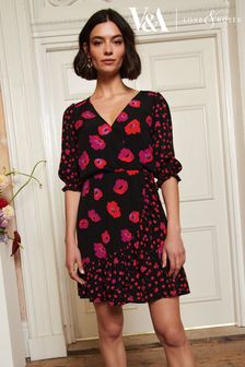 V&A | Love & Roses Black Floral Printed Wrap Skater Dress (P97218) | 57 €