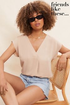 Песочный - Атласная блузка с V-образным вырезом и короткими рукавами Friends Like These (Q37306) | €18