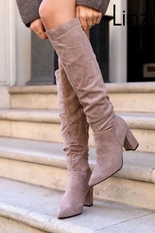 Linzi Brown Bonnie Faux Suede Block Heel Knee High Ruched Boots With Pointed Toe (Q56321) | 84 €