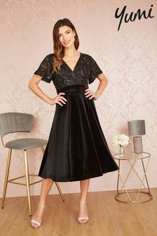 Черный - Приталенное бархатное платье миди с запахом и отделкой Yumi (Q75063) | €99