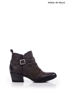 Moda in Pelle Red Braya Low Block Stud Western Ankle Boots (Q75289) | kr2 550