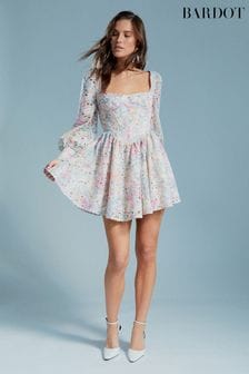 Schwingendes Lochstickerei-Kleid mit Bardot-Ausschnitt, Lila (Q75670) | 240 €