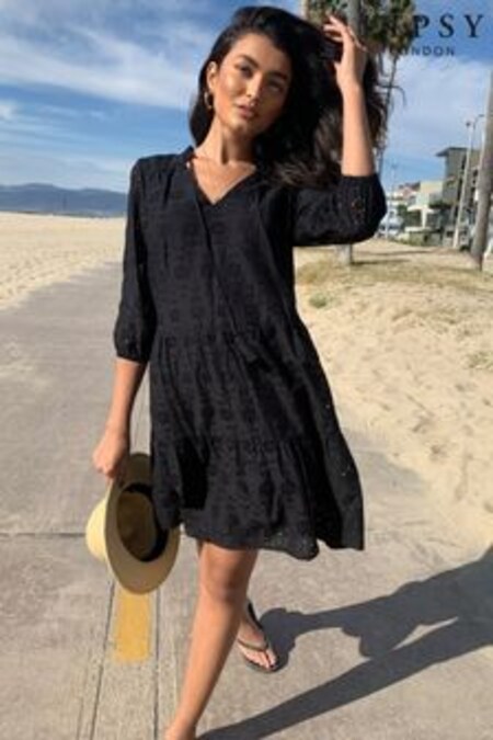 Čierna - Voľné šaty Lipsy z madeirovej čipky  (R28982) | €52