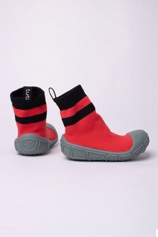 Turtl Red/Black Eco-friendly Indoor Outdoor Shoes (R88147) | €19