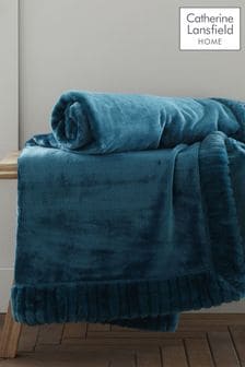 Catherine Lansfield Teal Blue Velvet And Faux Fur Soft and Cosy Throw (T10576) | €44