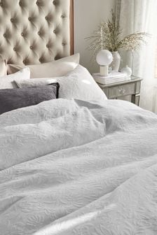White Matelasse Floral Bedspread (T19410) | €79 - €132