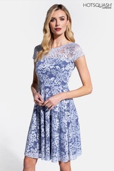 Fioletowa koronkowa sukienka o dopasowanym i rozkloszowanym kroju HotSquash (T29939) | 437 zł