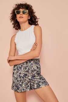 Navy/White Floral Printed Button Tab Shorts (T46556) | €27