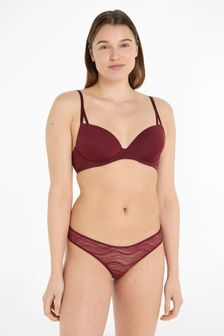 Calvin Klein string en dentelle rouge (T52511) | €8