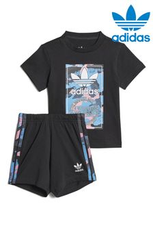 adidas Originals Set mit Shorts mit Camo-Print und T-Shirt, Schwarz (T52577) | 40 €