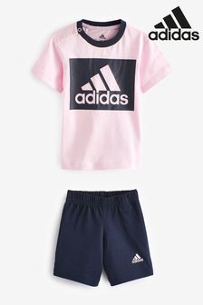 adidas Essentials T-Shirt und Shorts im Set, Pink (T52586) | 27 €