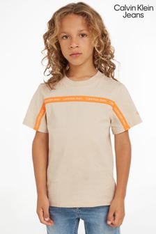​​​​​​​Calvin Klein Jeans Jungen Biege T-Shirt mit Logozierband (T53597) | 21 €