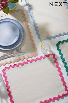 Set of 4 Multi Bright Wiggle Fabric Placemats (T54235) | €21