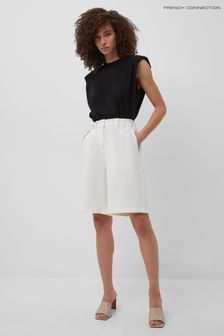 מכנסי ברמודה קצרים בלבן דגם Emiko Whisper Ruth של French Connection (T55511) | ‏303 ₪