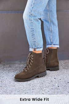 Mink Brown Regular/Wide Fit Leather Chunky Lace Up Boots (T63574) | 83 €