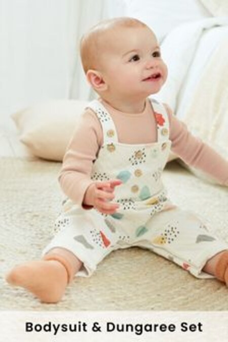 Cream Printed Baby 2 Piece Quilted Dungarees And Bodysuit Set (0mths-2yrs) (T65233) | 25 € - 28 €