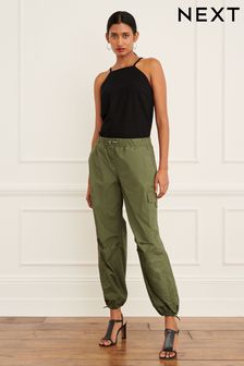 Zielony khaki z haftem - Bawełniane spodnie bojówki z szerokimi nogawkami (T66606) | 103 zł
