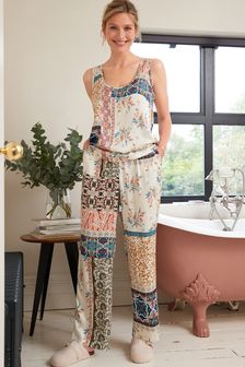 Z vzorcem - Tkana pižama s tankimi naramnicami (T77399) | €17