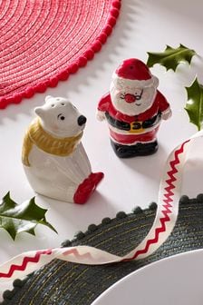 Red & White Salt & Pepper Set Santa & Friends (U04552) | $21