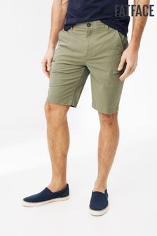 Pantalones cortos verdes con diseño utilitario Cowes de Fatface (U17610) | 54 €